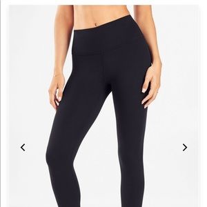 Fabletics NWOT cropped power legging